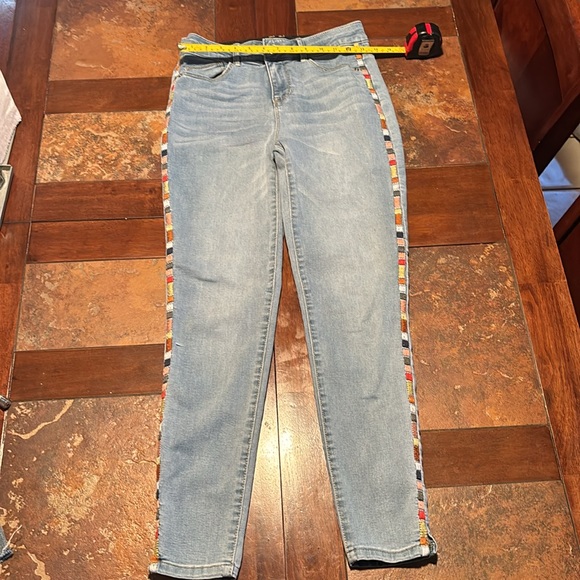 Skinny Jeans Pre-washed with hand sewn stripes up the side. - Picture 2 of 9